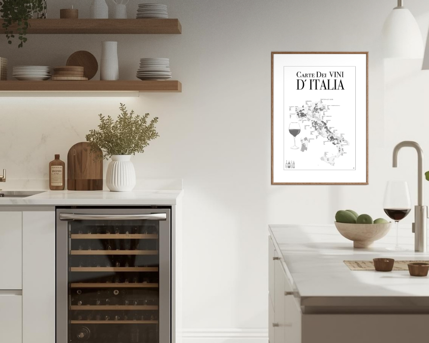 Poster med en karta över Italiens vinregioner. I ett ljust kök. Vin med denlert
